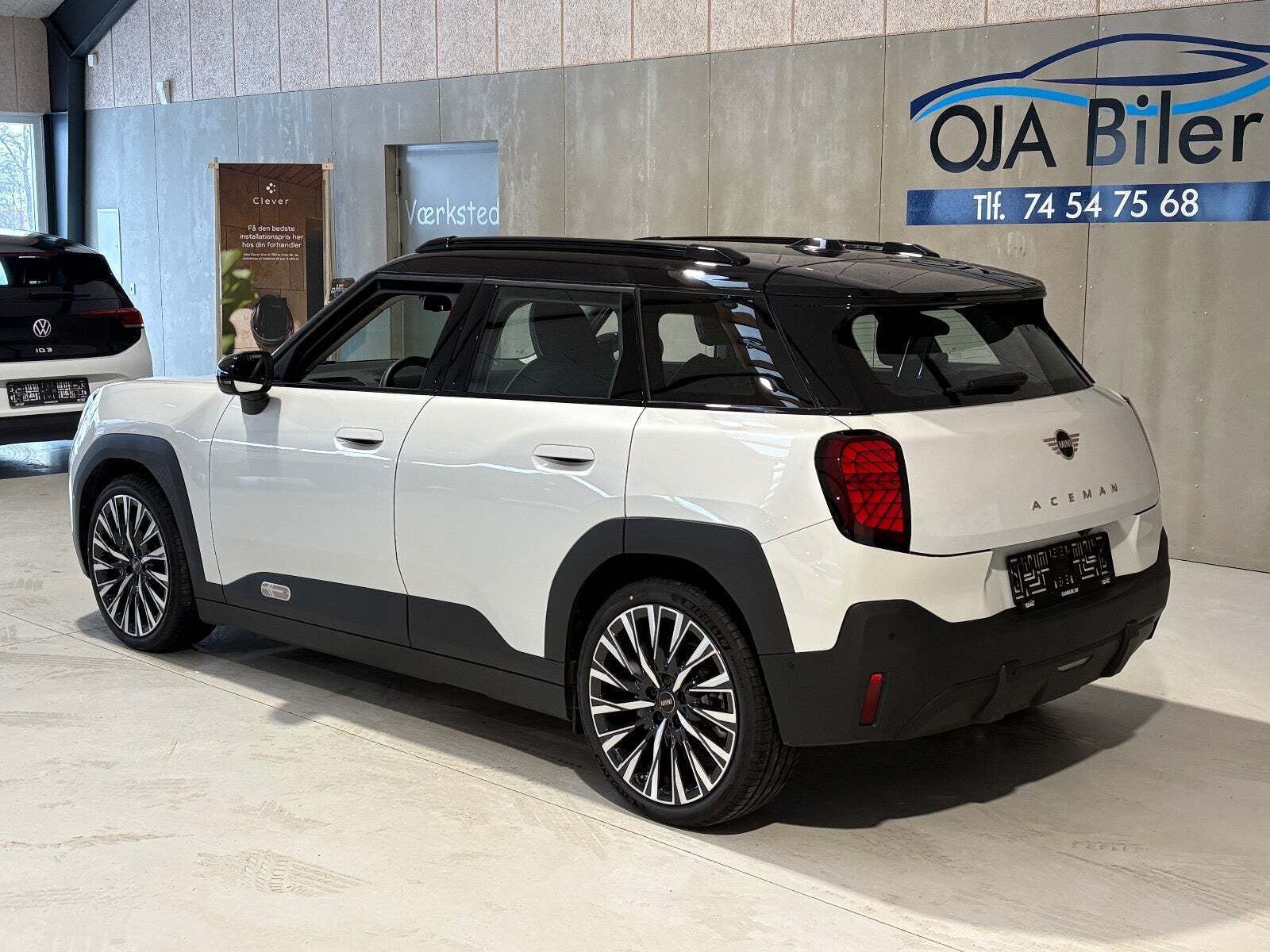 Hvid Mini Aceman E fra 2025