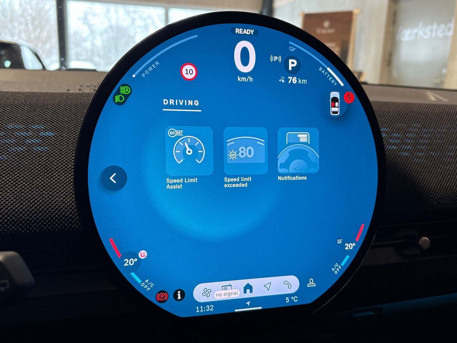 Hvid Mini Aceman E fra 2025