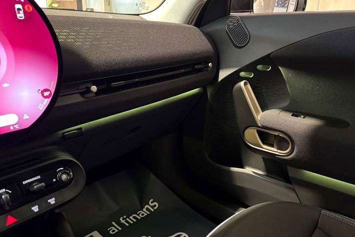 Hvid Mini Aceman E fra 2025