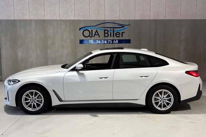 Hvid BMW i4 fra 2023