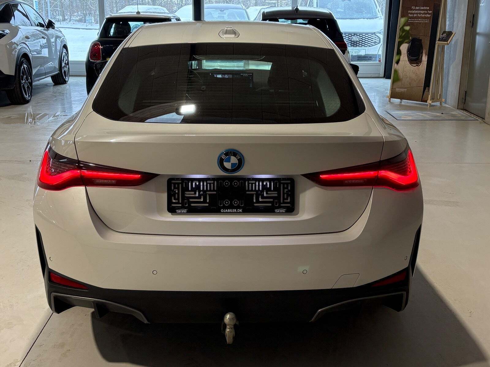 Hvid BMW i4 fra 2023