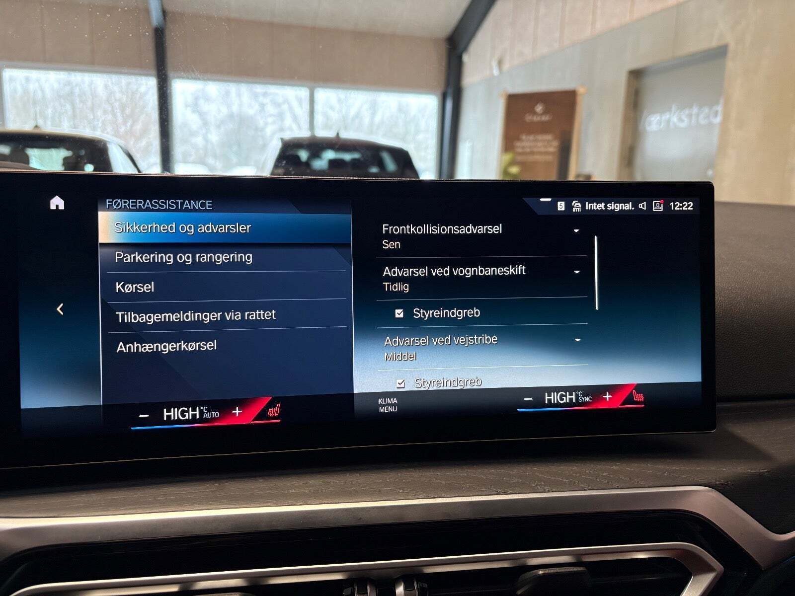 Hvid BMW i4 fra 2023