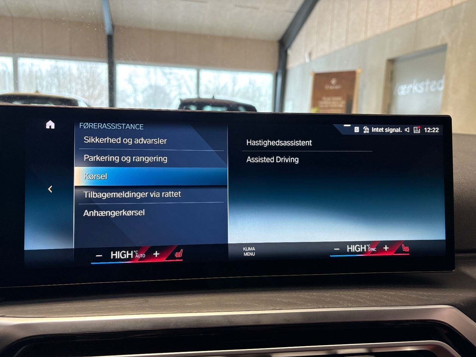 Hvid BMW i4 fra 2023