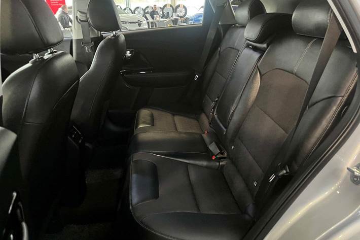 Sølv Kia Niro fra 2020