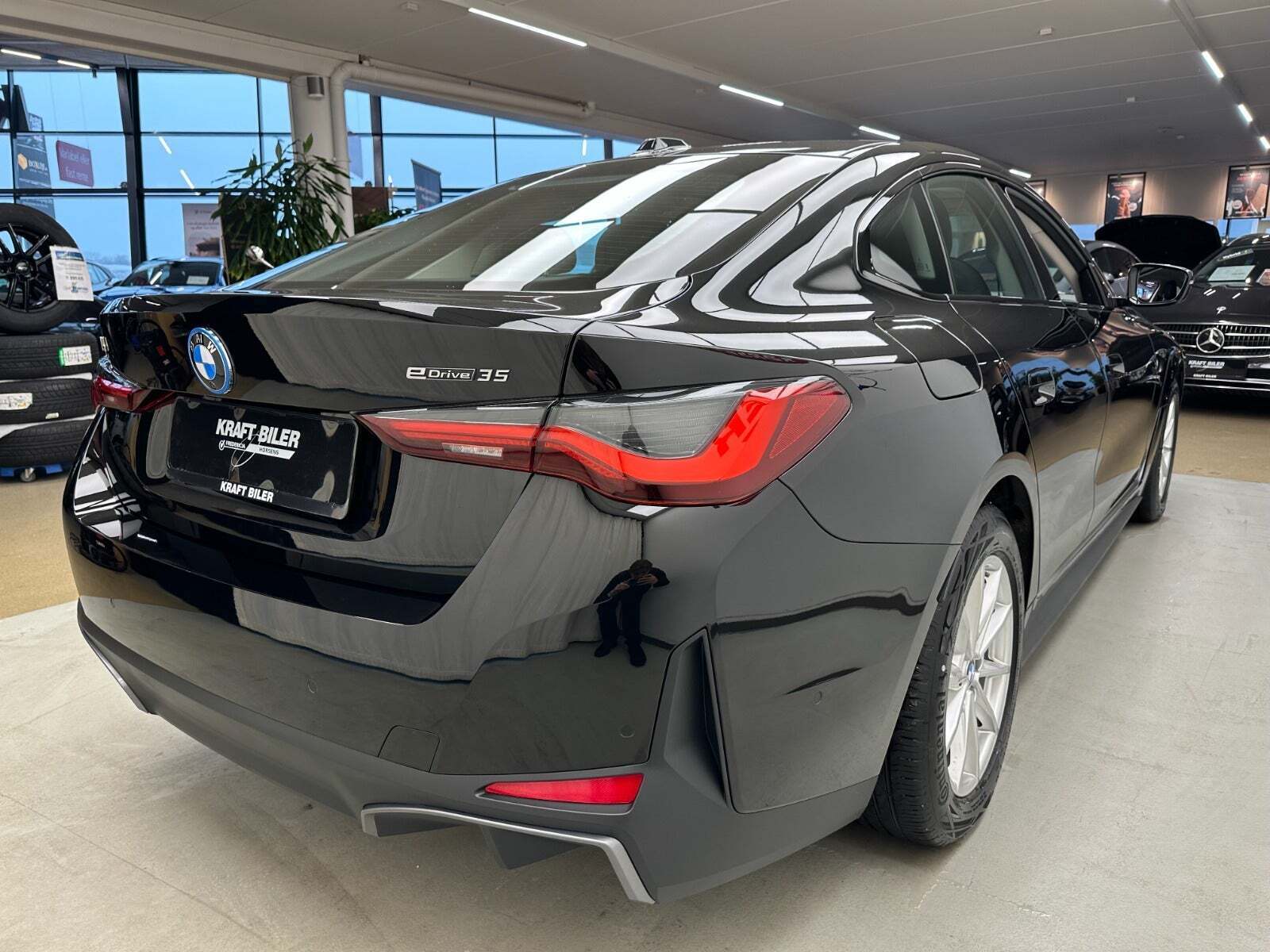 BMW i4 eDrive35
