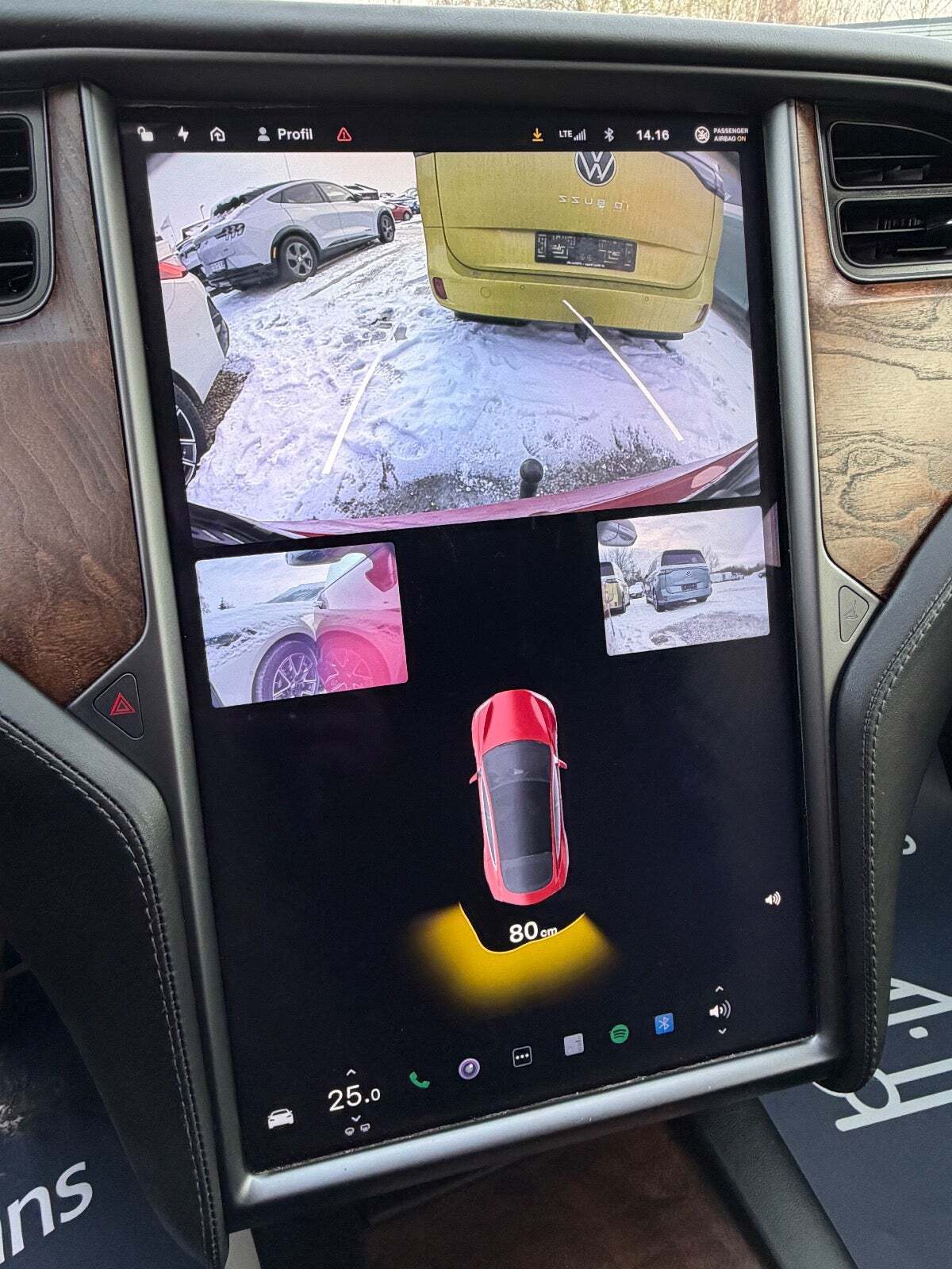 Rød Tesla Model S fra 2021