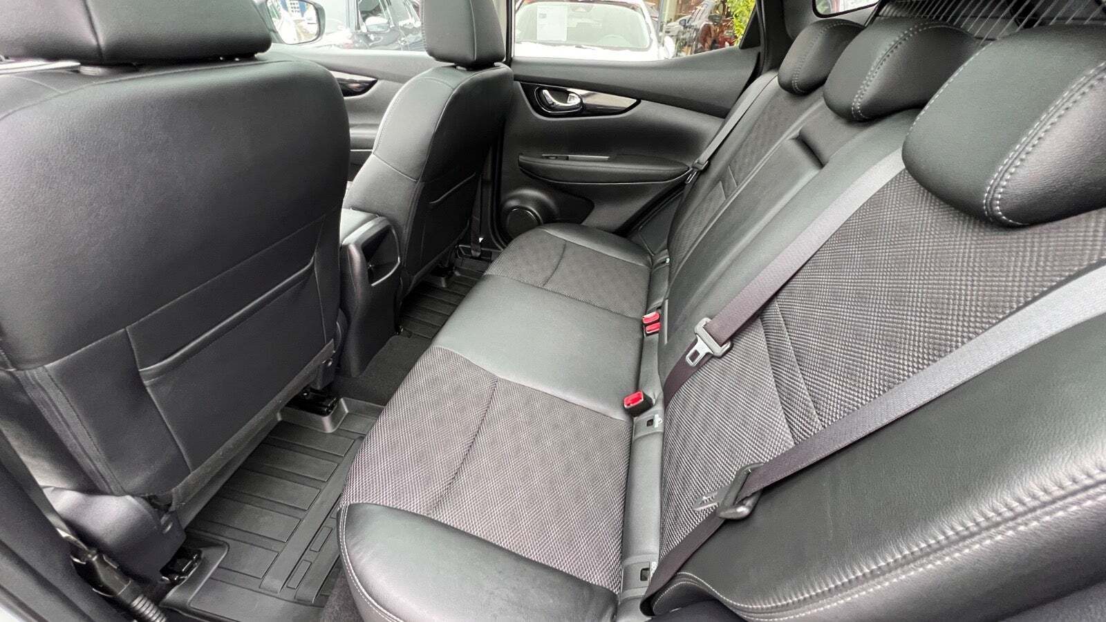 Hvid Nissan Qashqai fra 2016