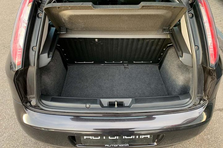 Sort Fiat Punto fra 2013