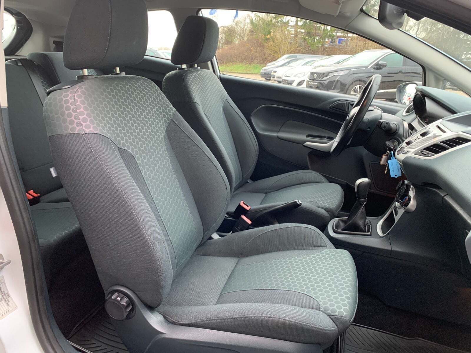 Hvid Ford Fiesta fra 2008