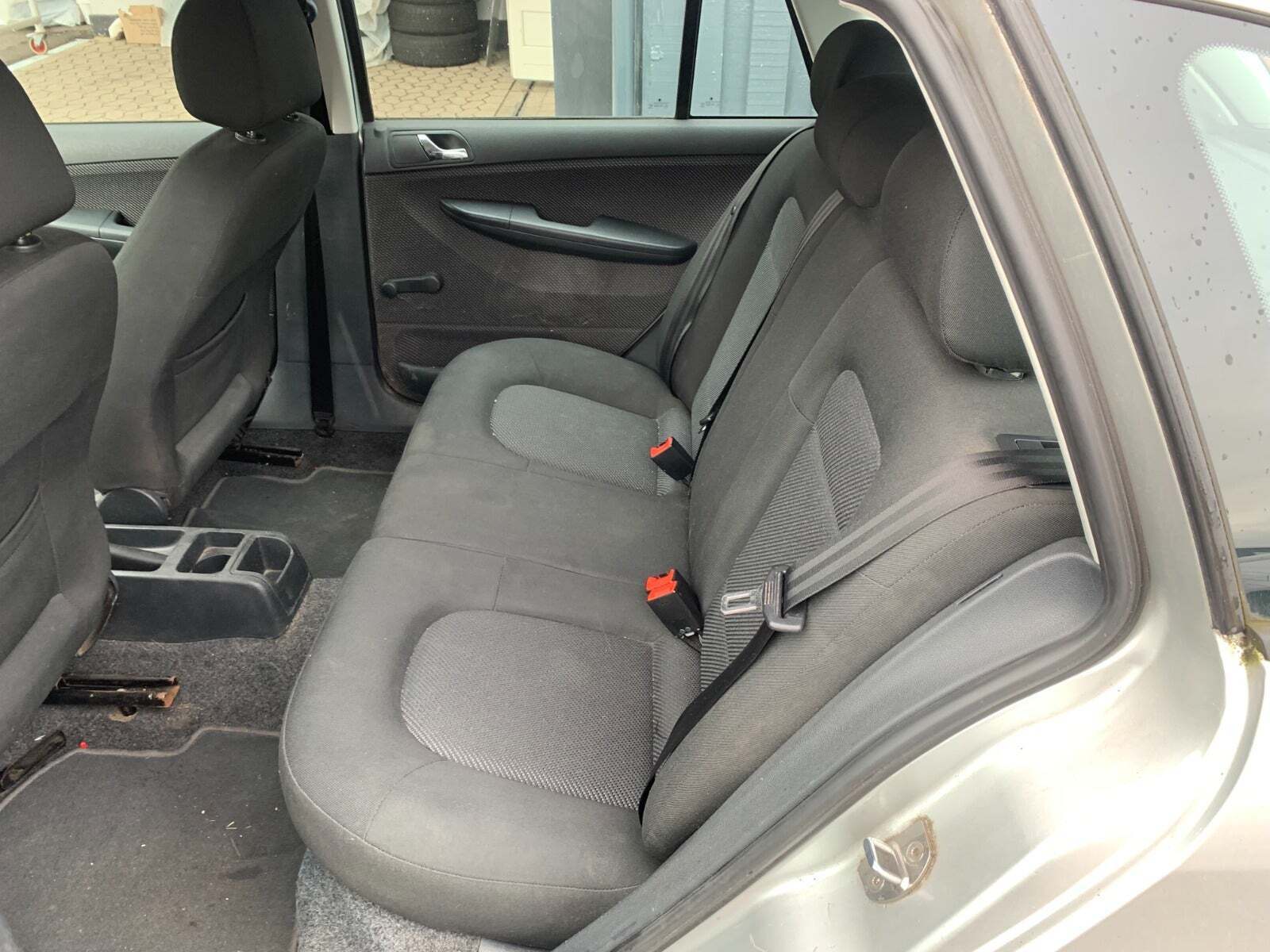 Grå Skoda Fabia fra 2005