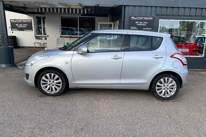 Sølv Suzuki Swift fra 2011