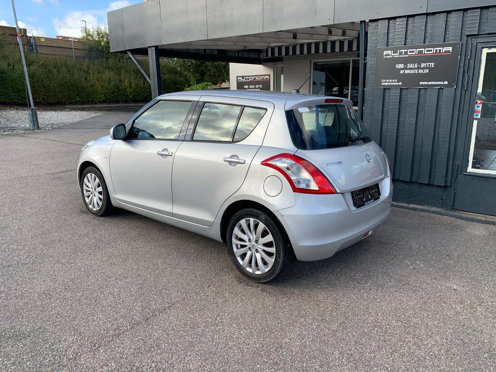 Sølv Suzuki Swift fra 2011