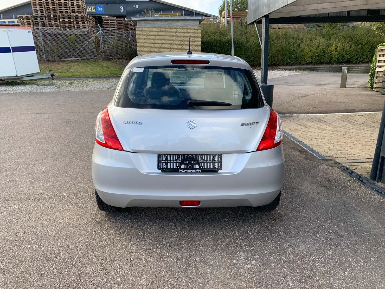 Sølv Suzuki Swift fra 2011