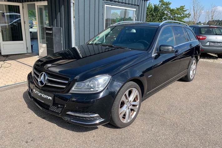 Sort Mercedes C220 fra 2011