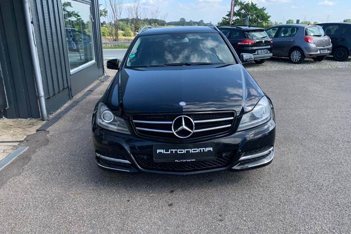 Sort Mercedes C220 fra 2011