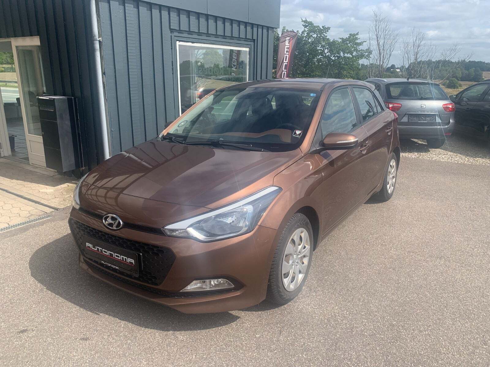 Brun Hyundai i20 fra 2016