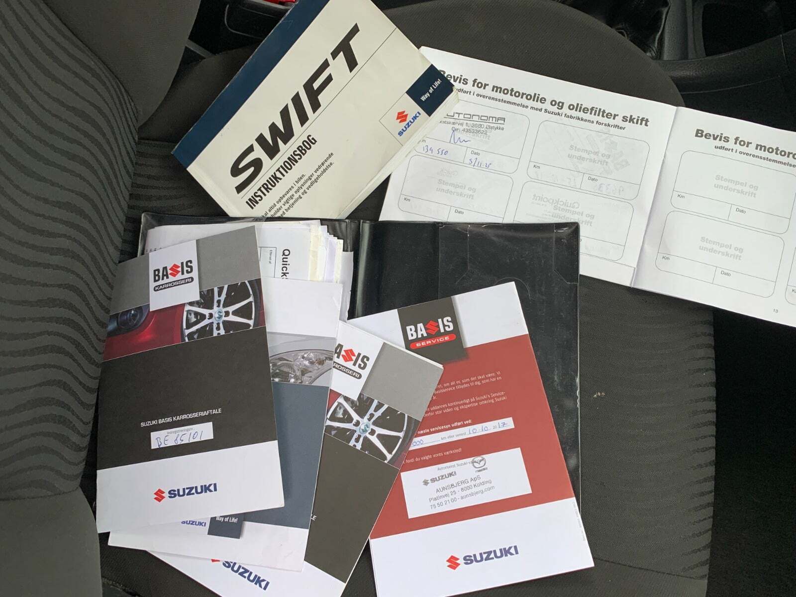 Sort Suzuki Swift fra 2011