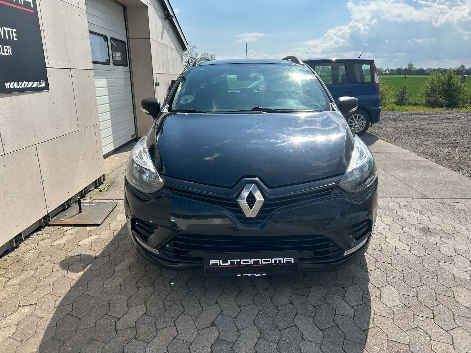 Grøn Renault Clio IV fra 2017