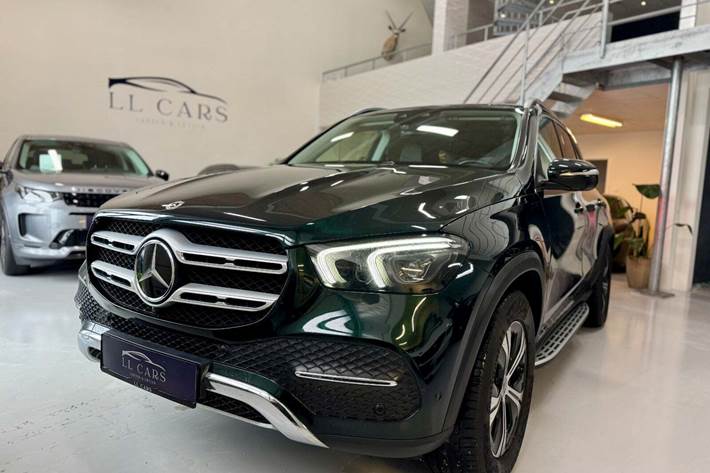 Grøn Mercedes GLE350 de fra 2022 set udefra