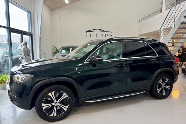 Grøn Mercedes GLE350 de fra 2022