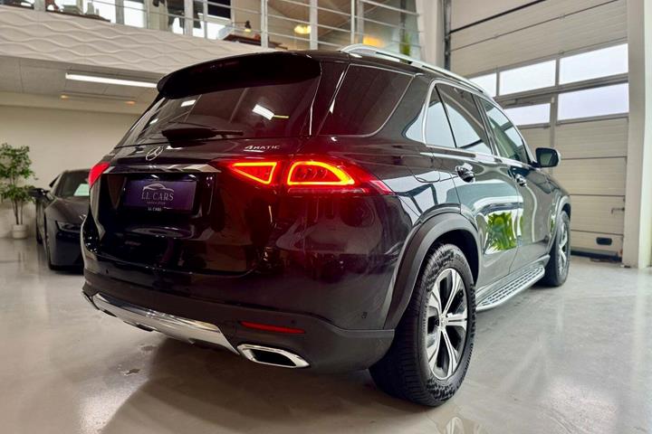 Grøn Mercedes GLE350 de fra 2022
