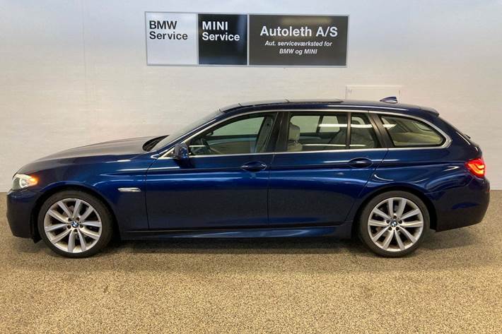 Blå BMW 520d fra 2013