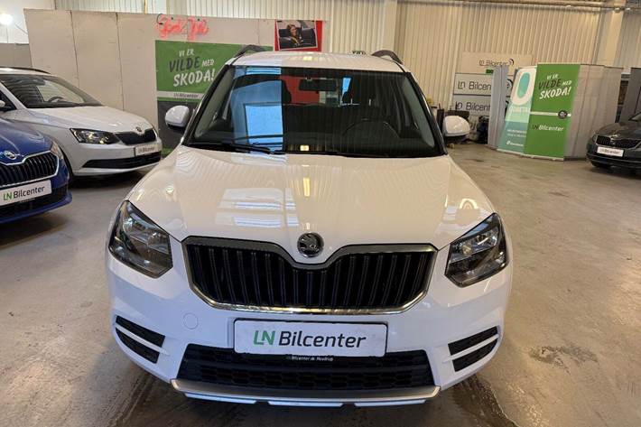 Hvid Skoda Yeti Outdoor fra 2016 set udefra