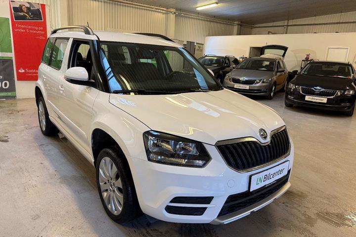 Hvid Skoda Yeti Outdoor fra 2016 set udefra