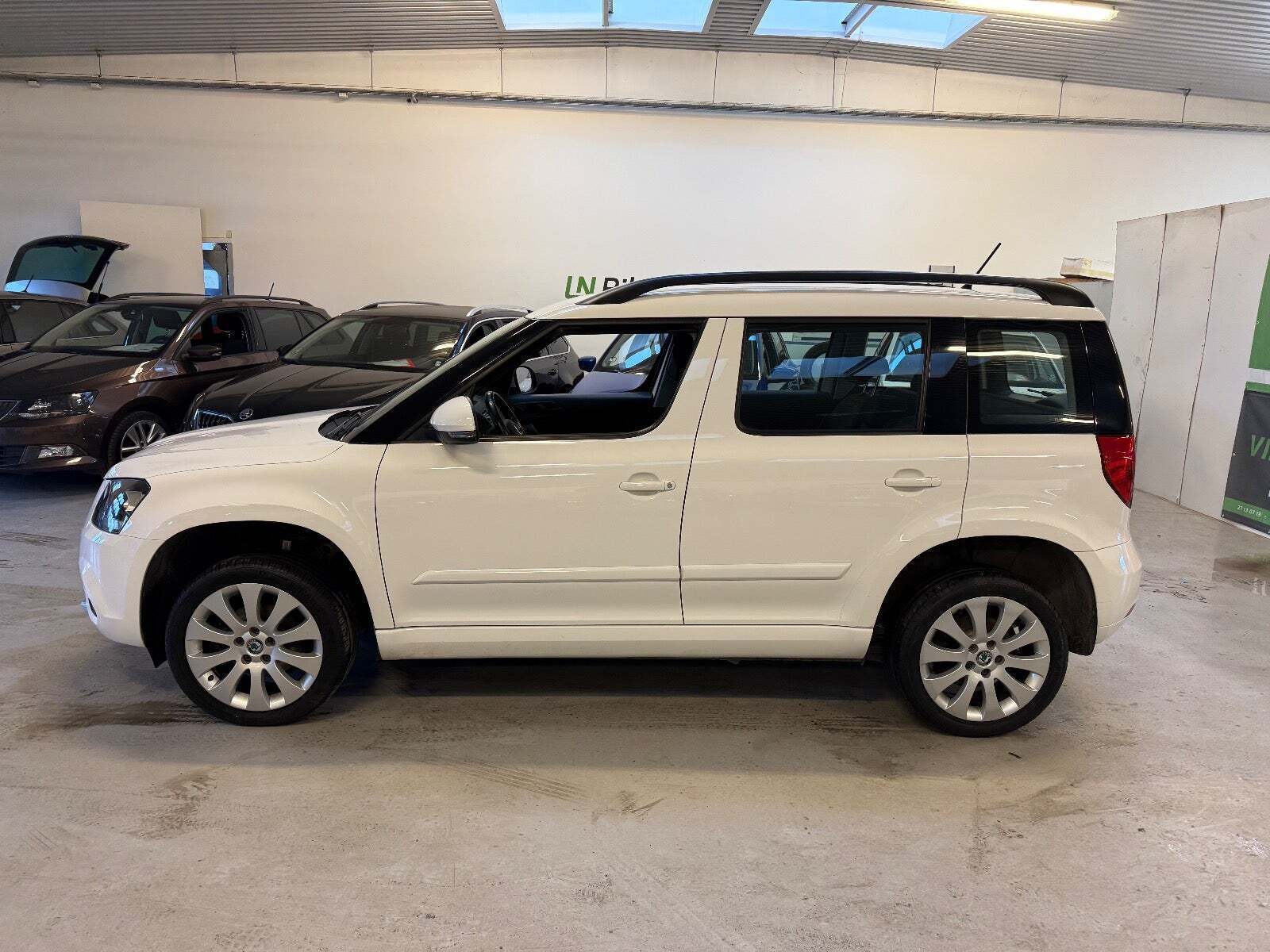 Hvid Skoda Yeti Outdoor fra 2016 set udefra