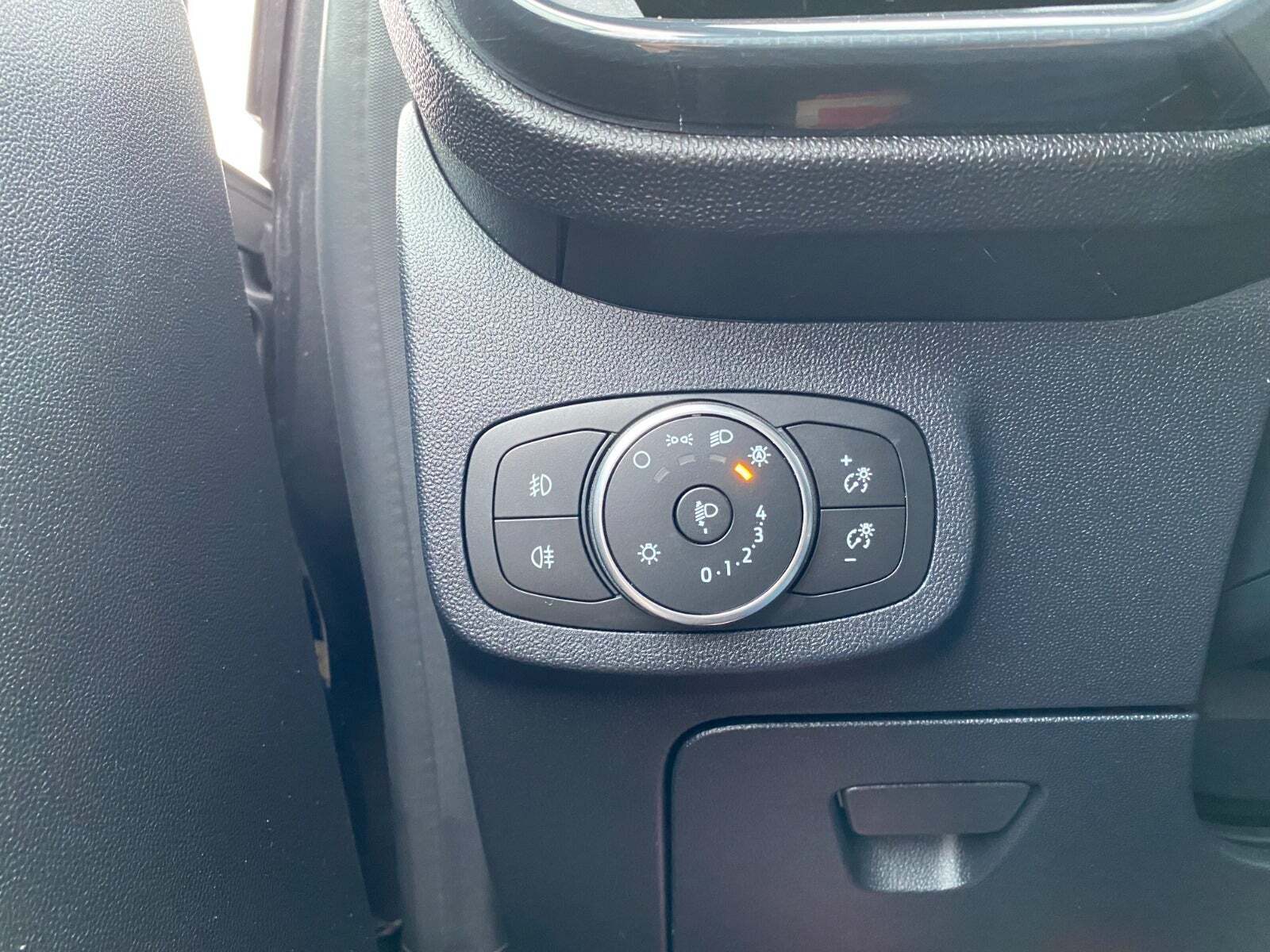 Grå Ford Fiesta fra 2021