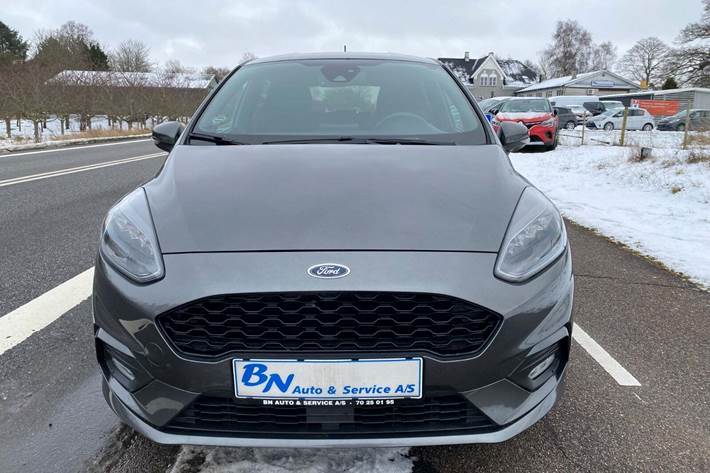 Grå Ford Fiesta fra 2021