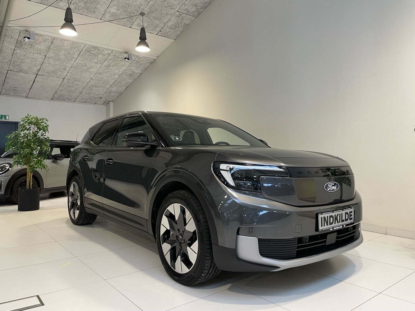 Ford Explorer 84 Premium Extended Range AWD