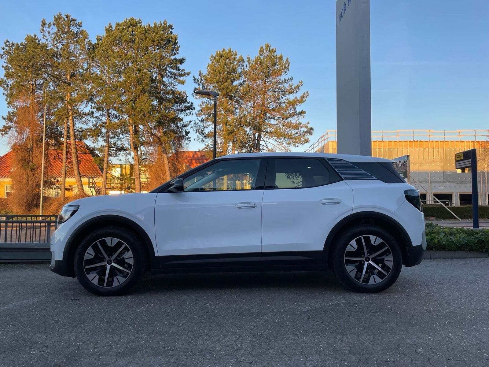 Ford Explorer 82 Select Extended Range