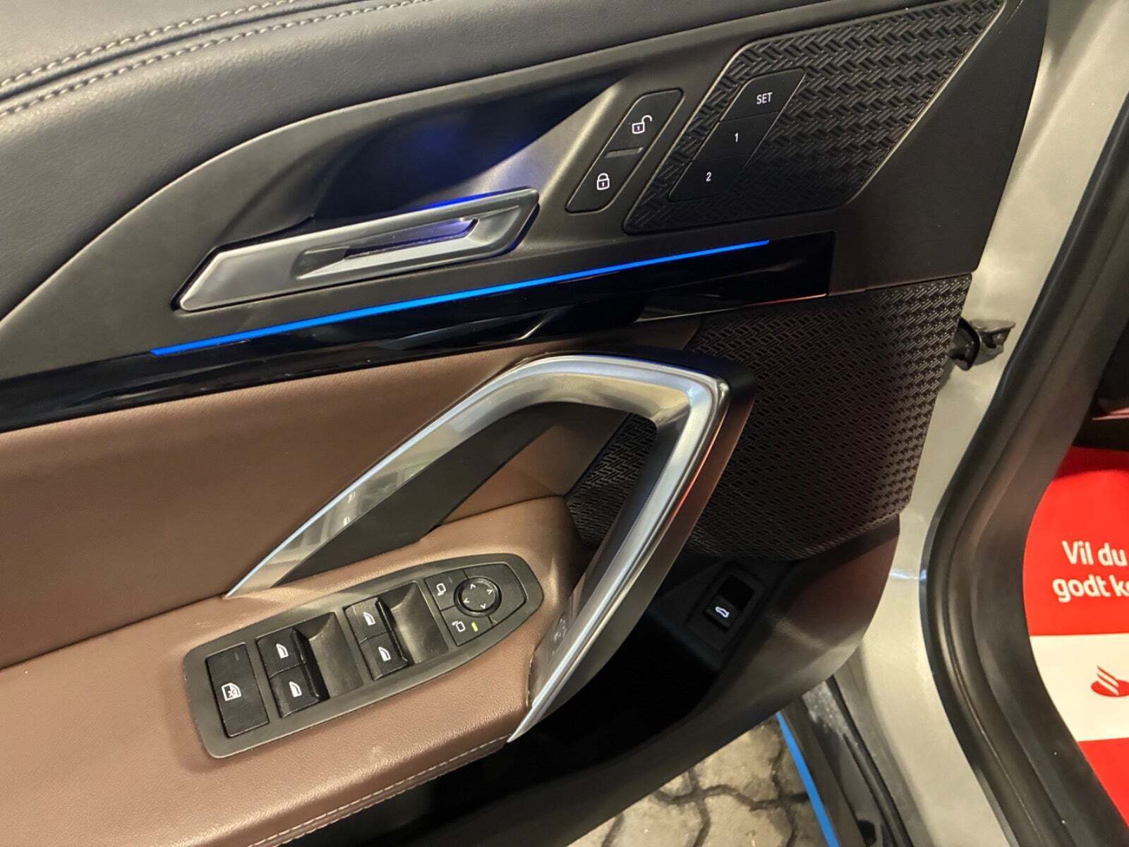 Sølv BMW iX1 fra 2023