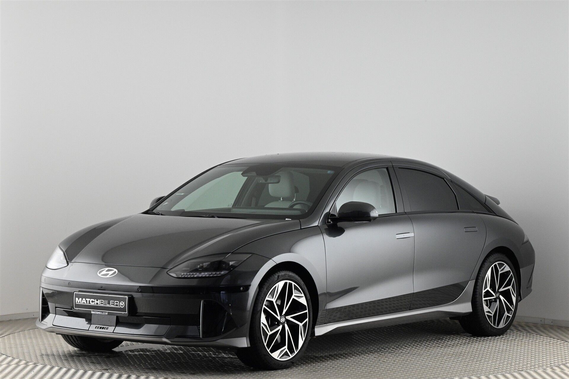 Grå Hyundai Ioniq 6 fra 2024