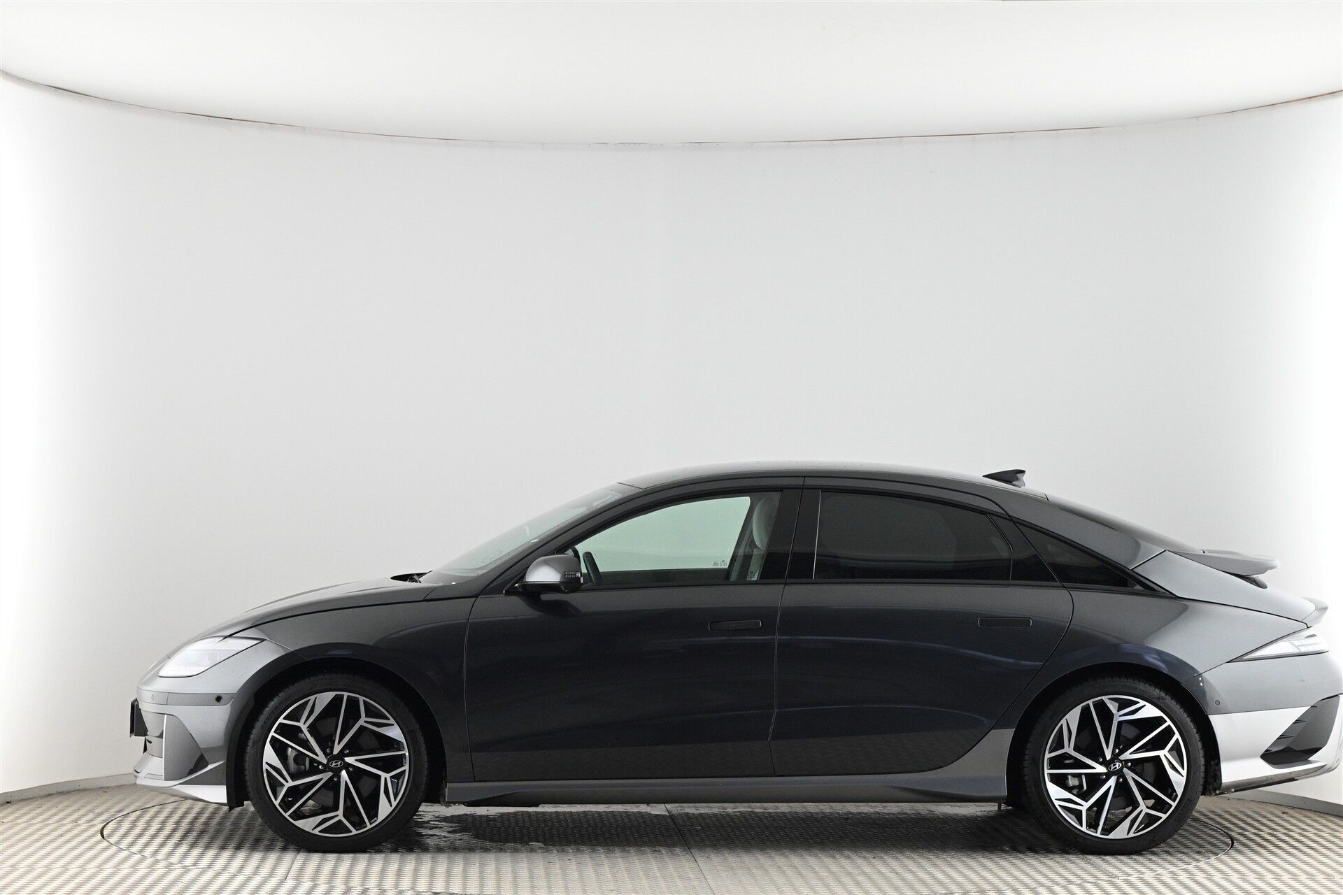Grå Hyundai Ioniq 6 fra 2024