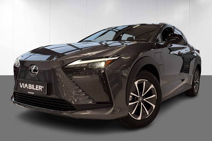 Grå Lexus RZ fra 2025 set udefra