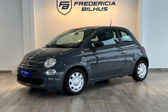 Grå Fiat 500 fra 2021 set udefra