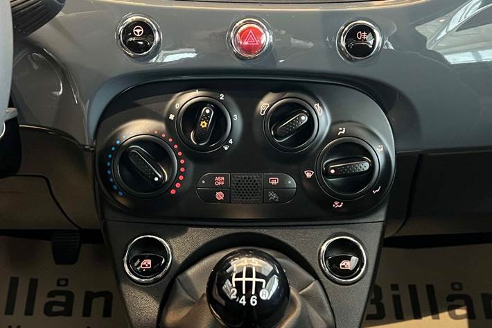 Grå Fiat 500 fra 2021