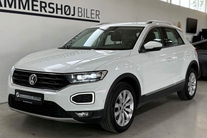 Hvid VW T-Roc fra 2018 set udefra