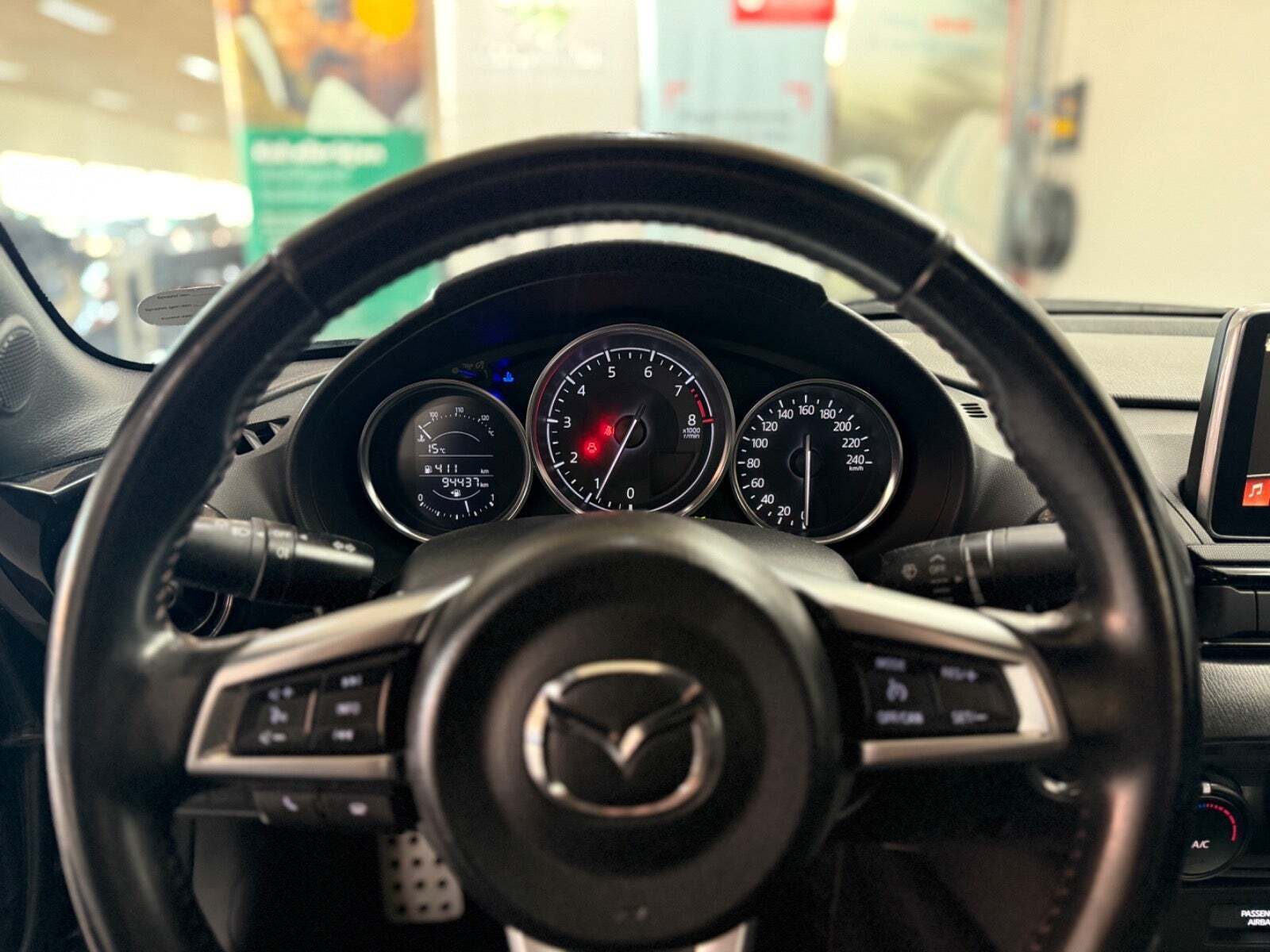 Sort Mazda MX-5 fra 2015