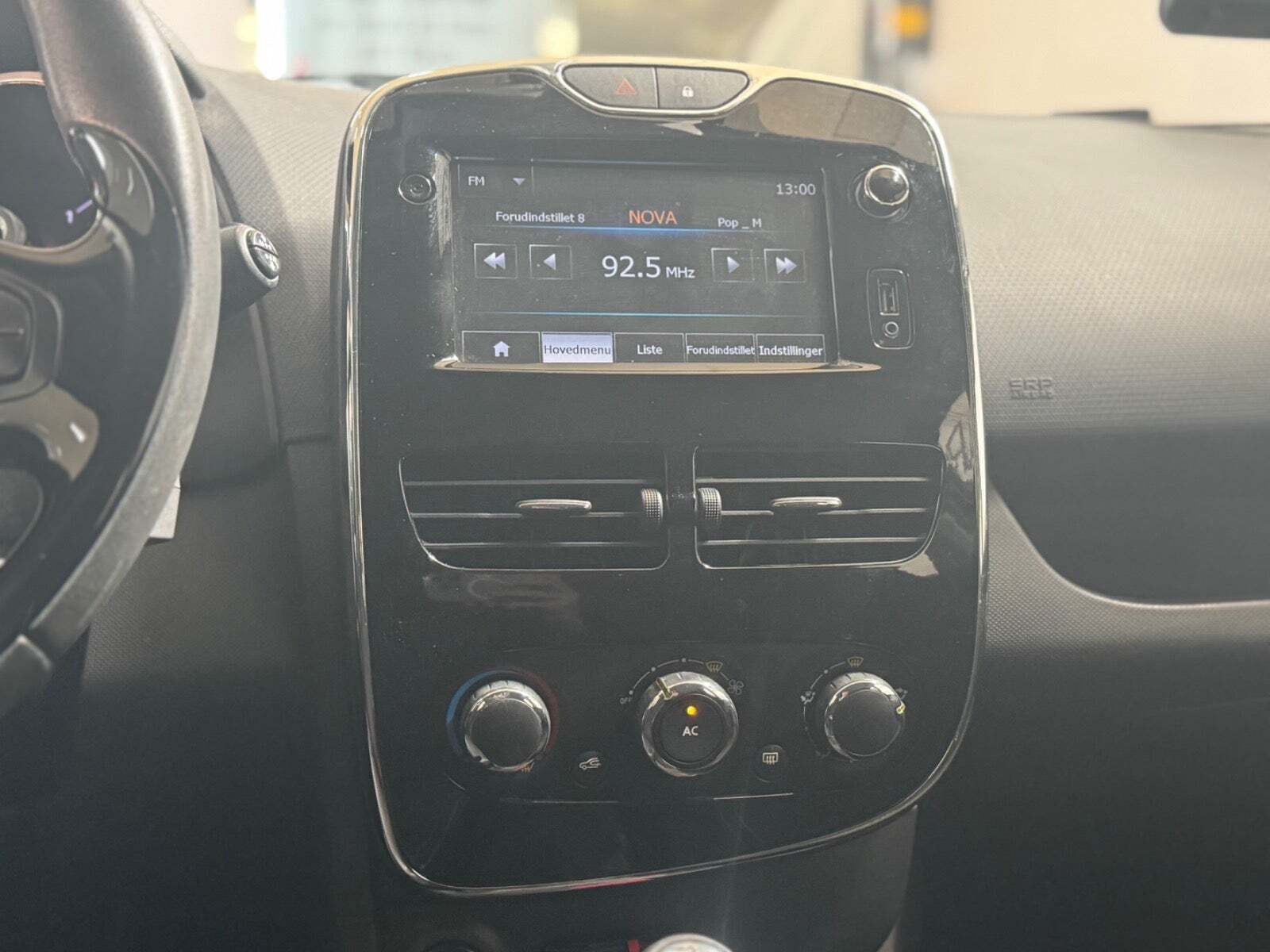 Sort Renault Clio IV fra 2013