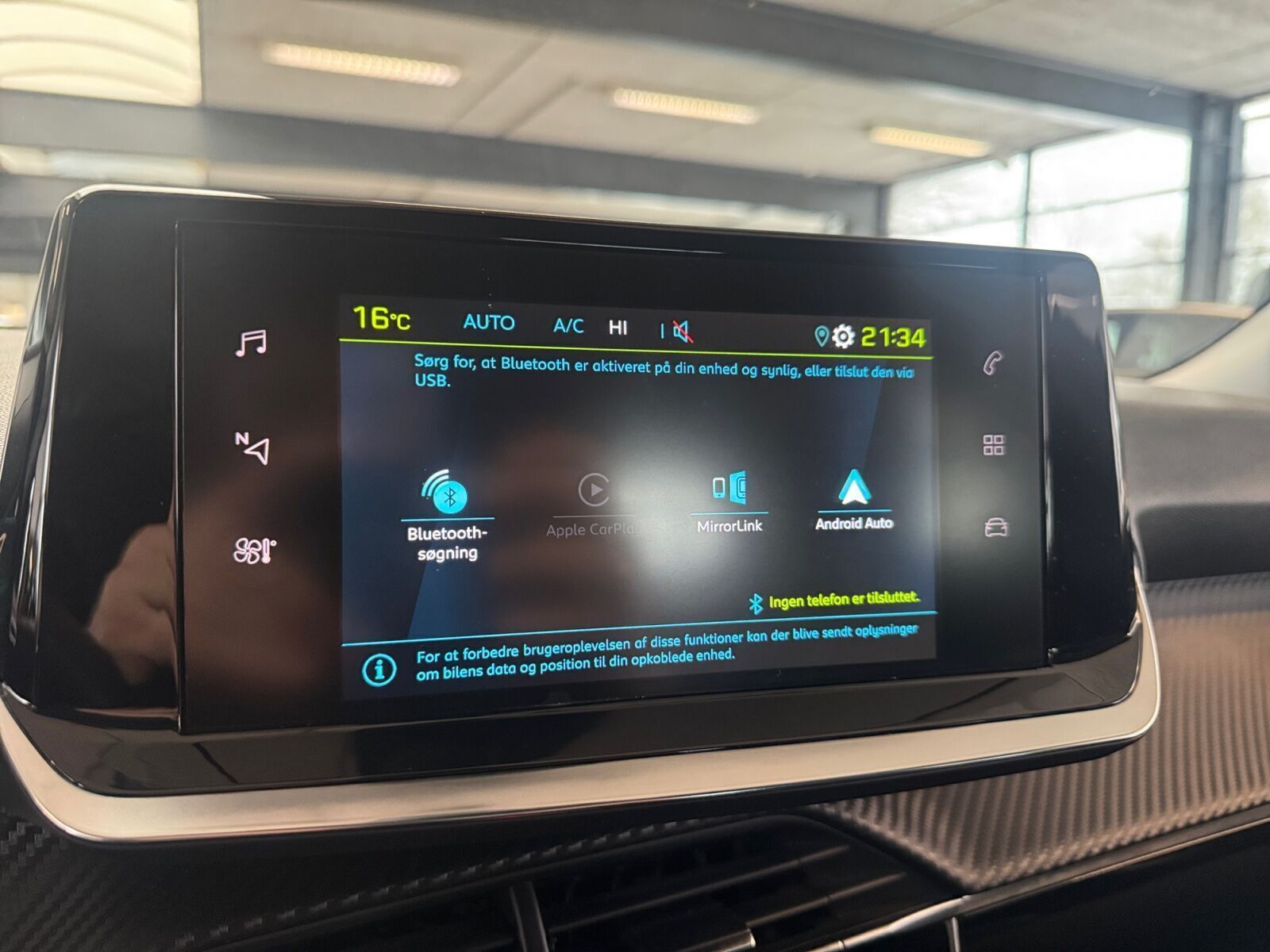 Orange Peugeot e-2008 fra 2022