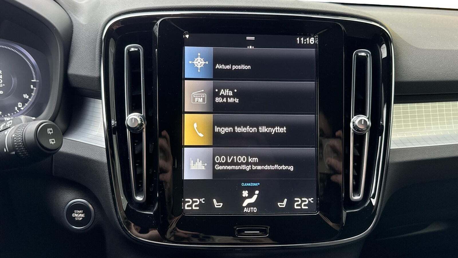 Beige Volvo XC40 fra 2022