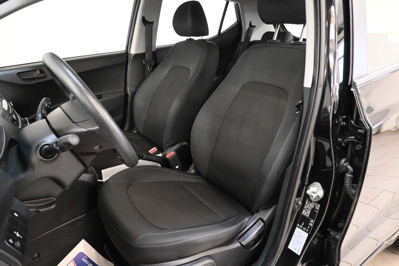 Sort Hyundai i10 fra 2020