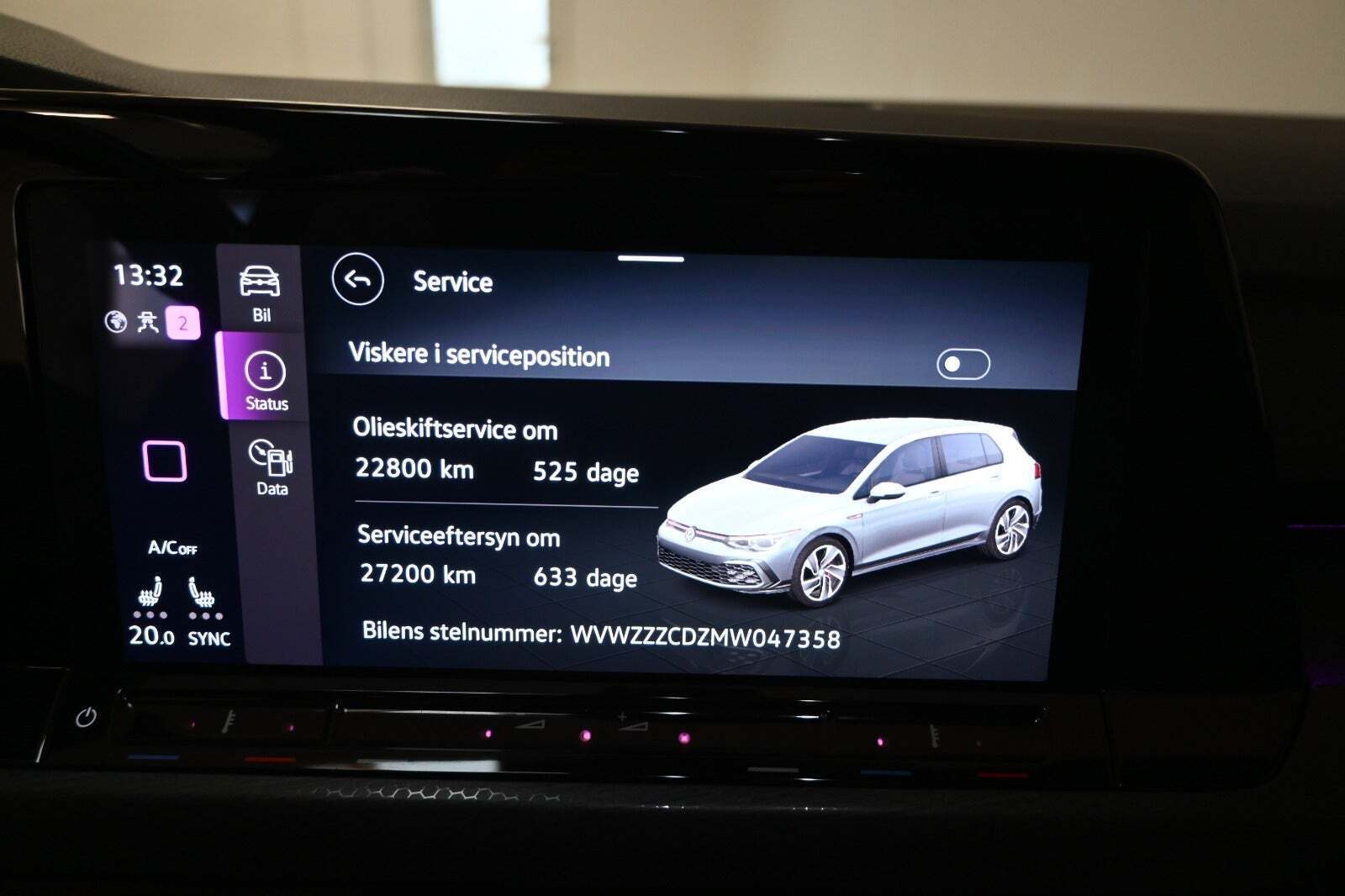 Rød VW Golf VIII fra 2020