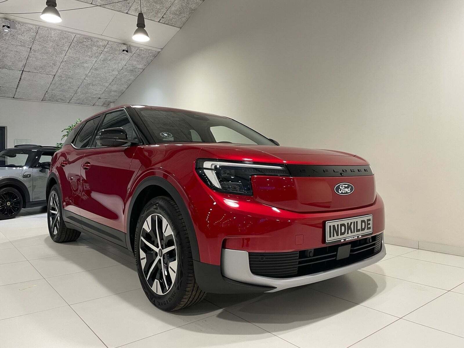 Ford Explorer 82 Select Extended Range