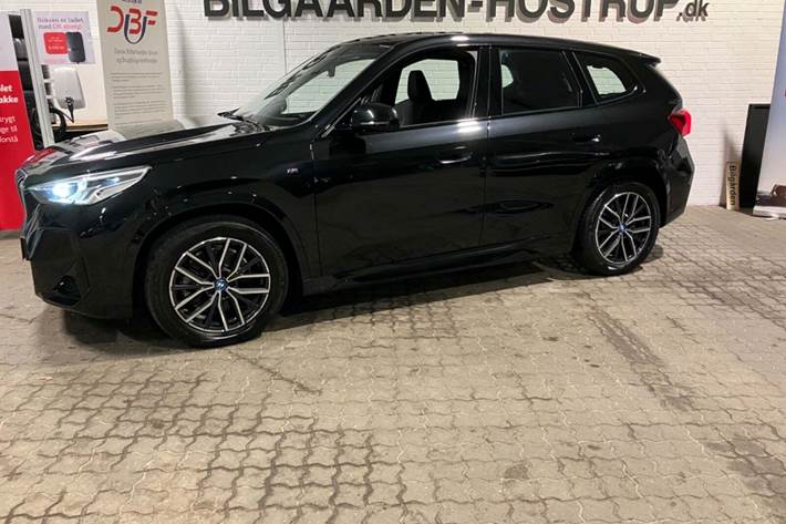 Sort BMW iX1 fra 2023