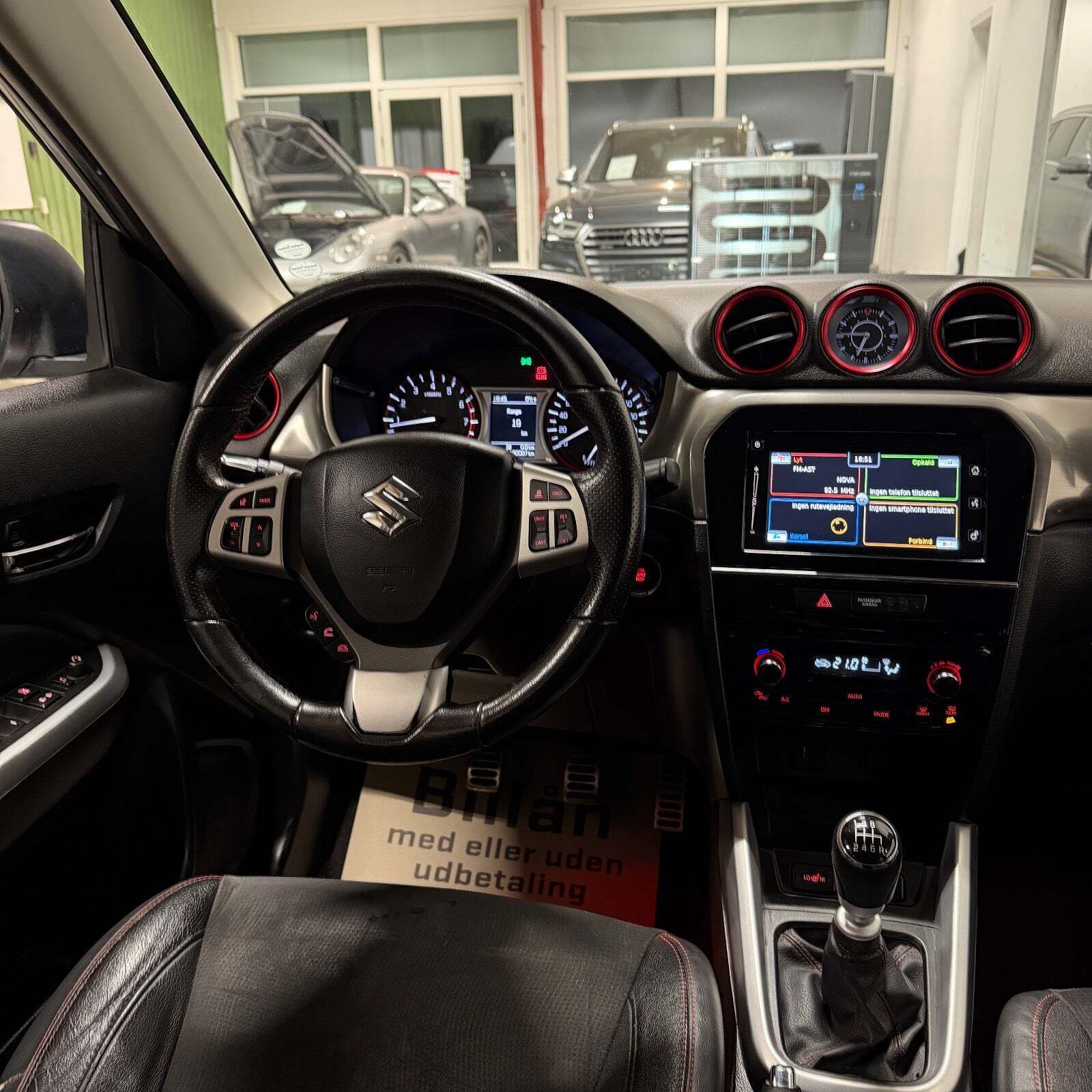Sølv Suzuki Vitara fra 2016