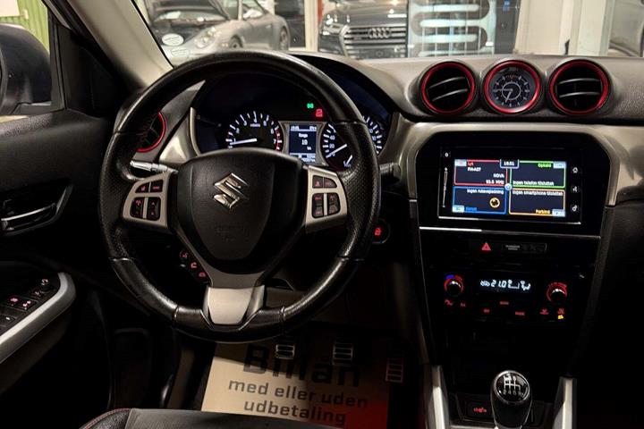 Sølv Suzuki Vitara fra 2016